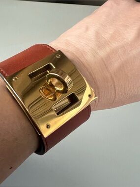 Hermès Gold Hardware Tan Saddle color Leather Cuff - guaranteed authentic
